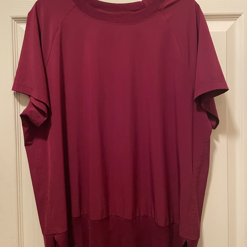 XL crimson crew neck workout top